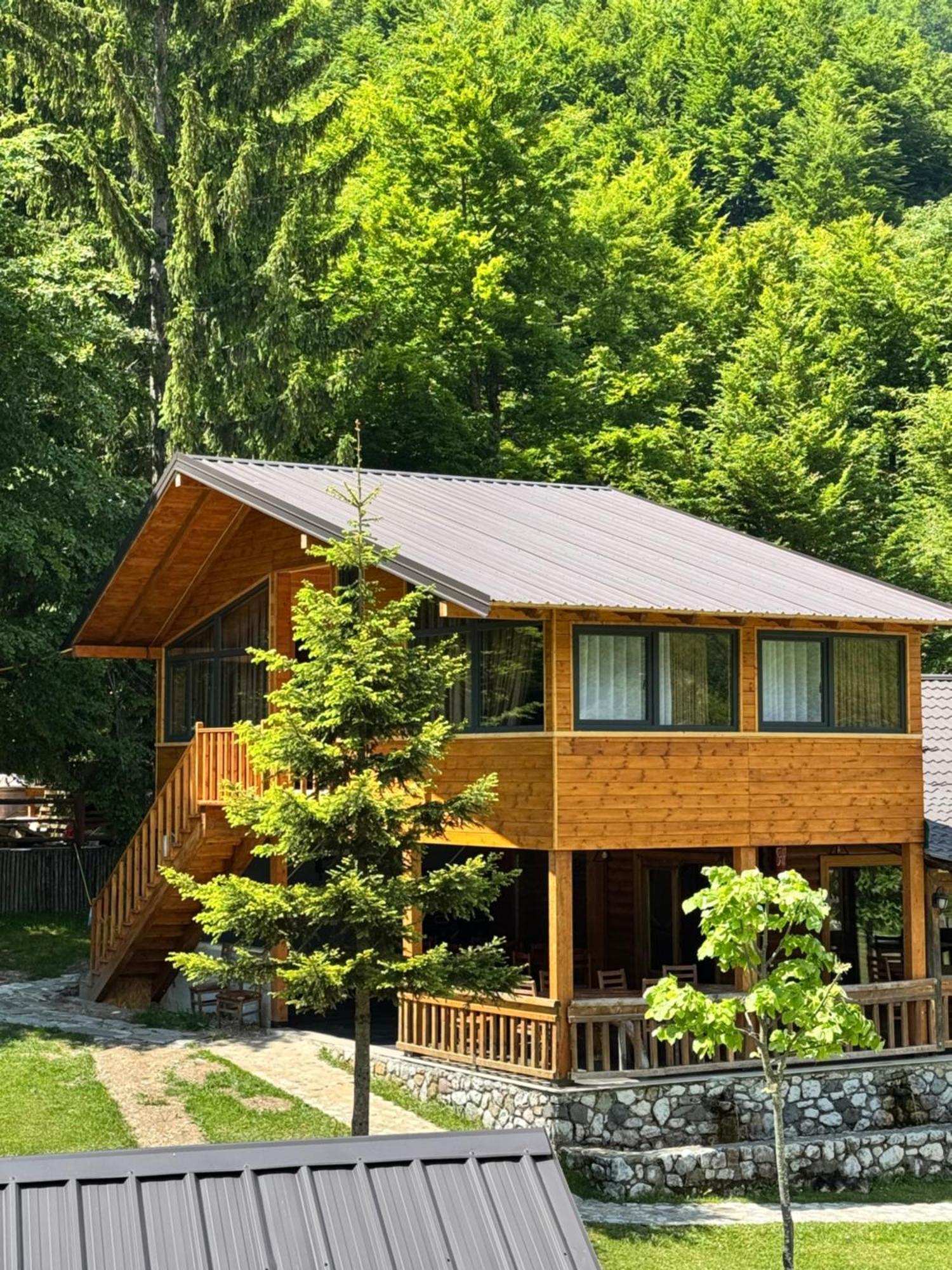 Krojet E Rrogamit Valbone Exterior foto
